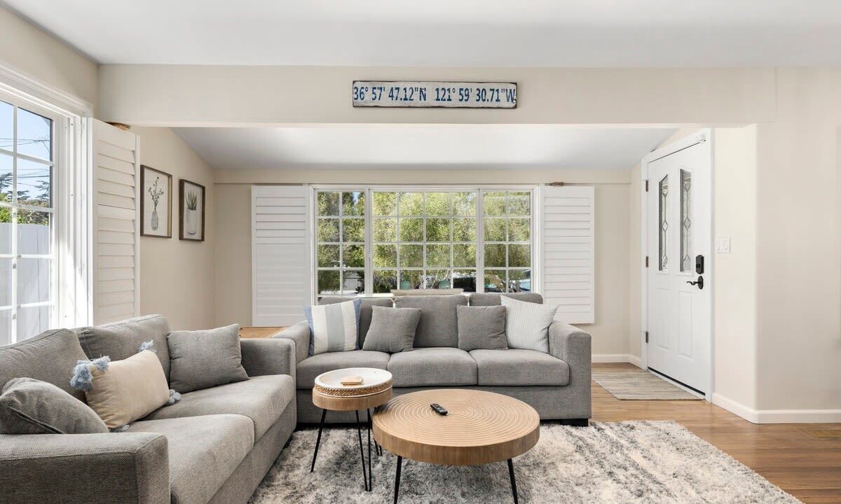 Photo of Livingroom in Eastside Santa Cruz