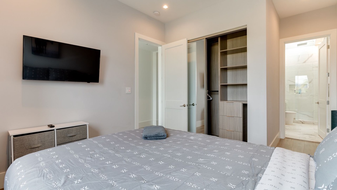 Photo of Bedroom in Mid City