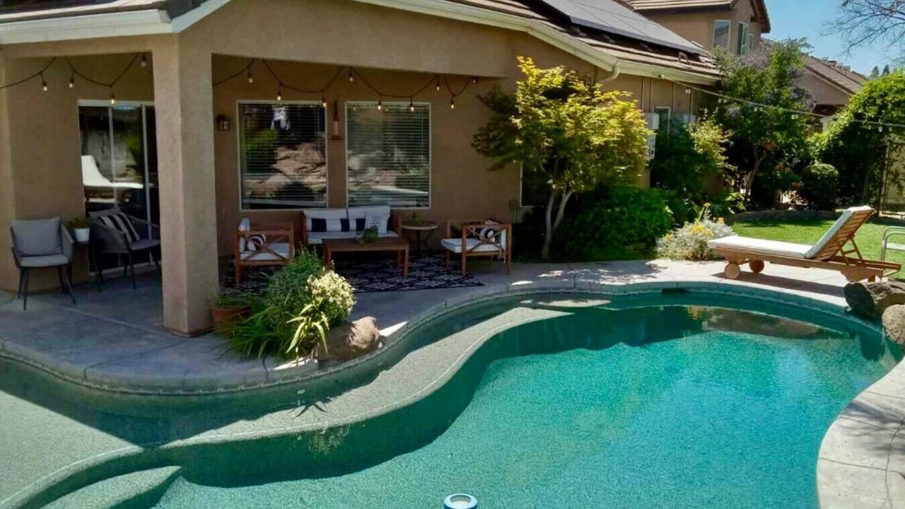 Photo of Outdoor in Raisin
