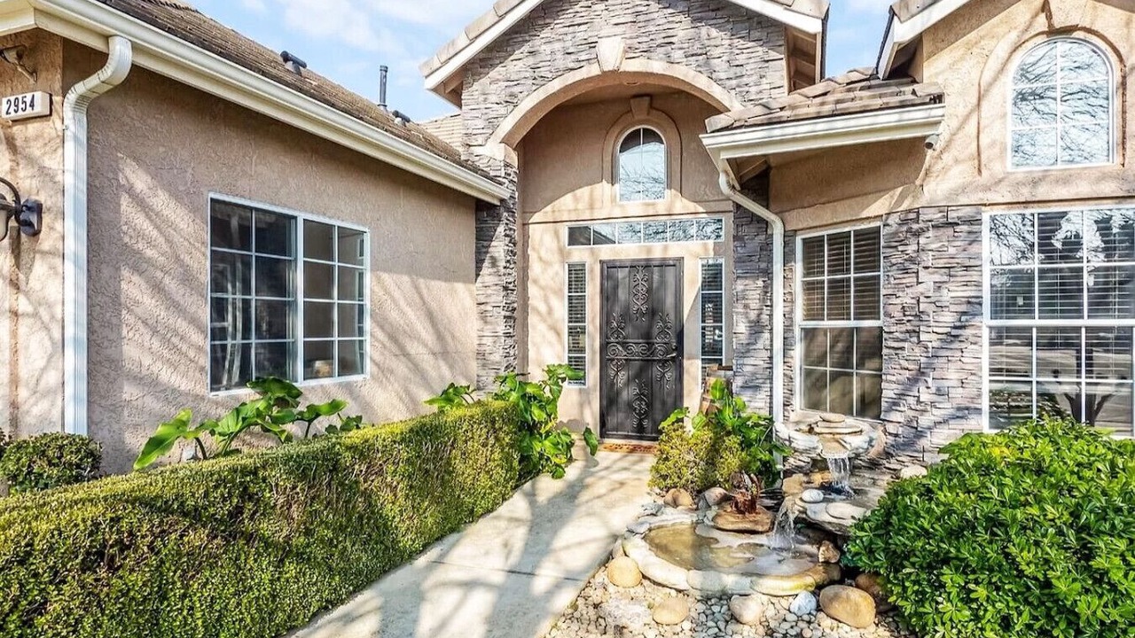 Photo of Outdoor in Raisin