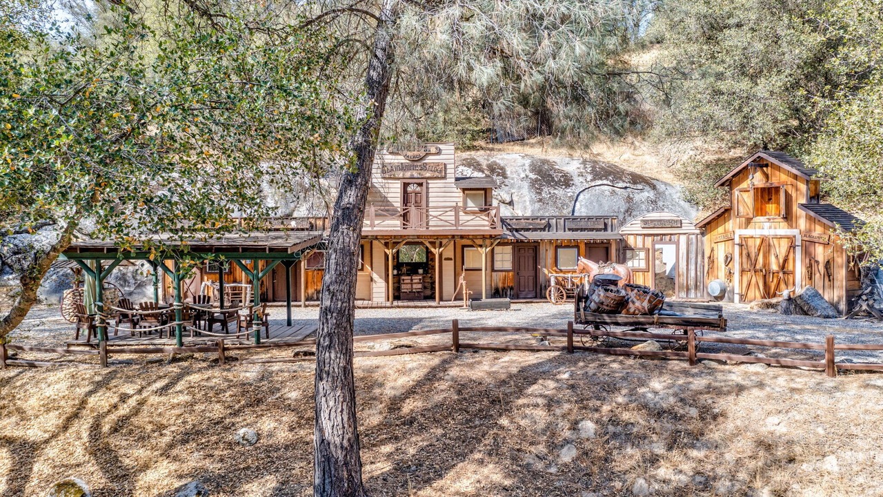 Photo of Others in Oakhurst