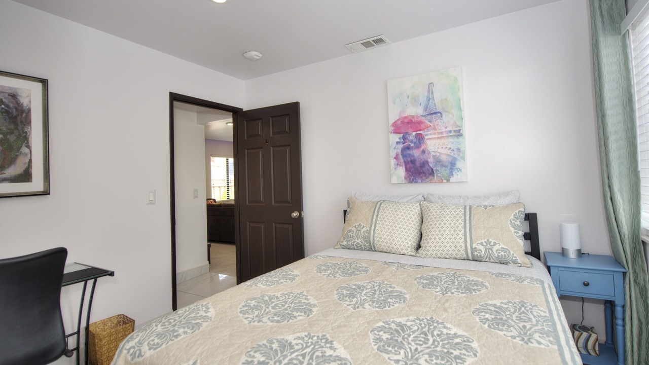 Photo of Bedroom in Burbank