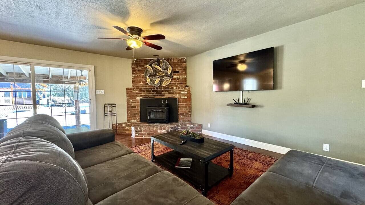 Photo of Livingroom in Diamond Springs