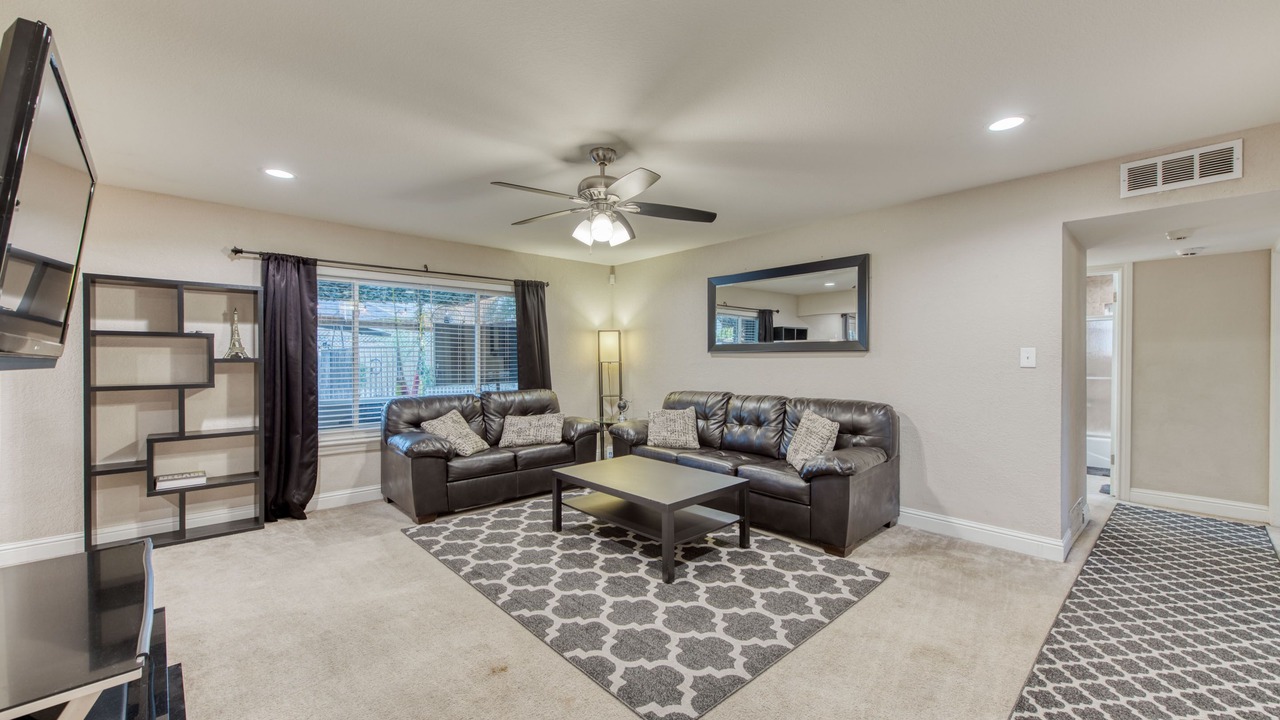 Photo of Livingroom in Raisin