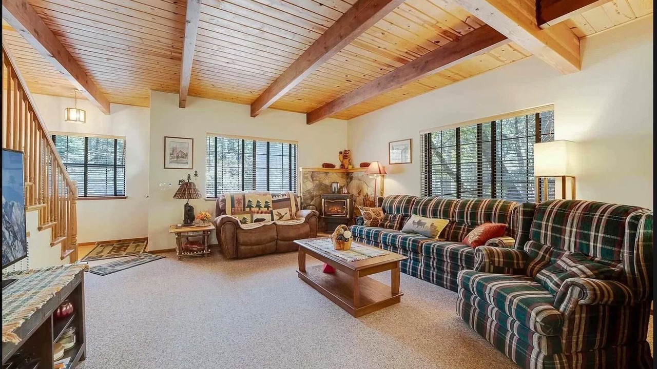 Photo of Livingroom in Mi-Wuk Village