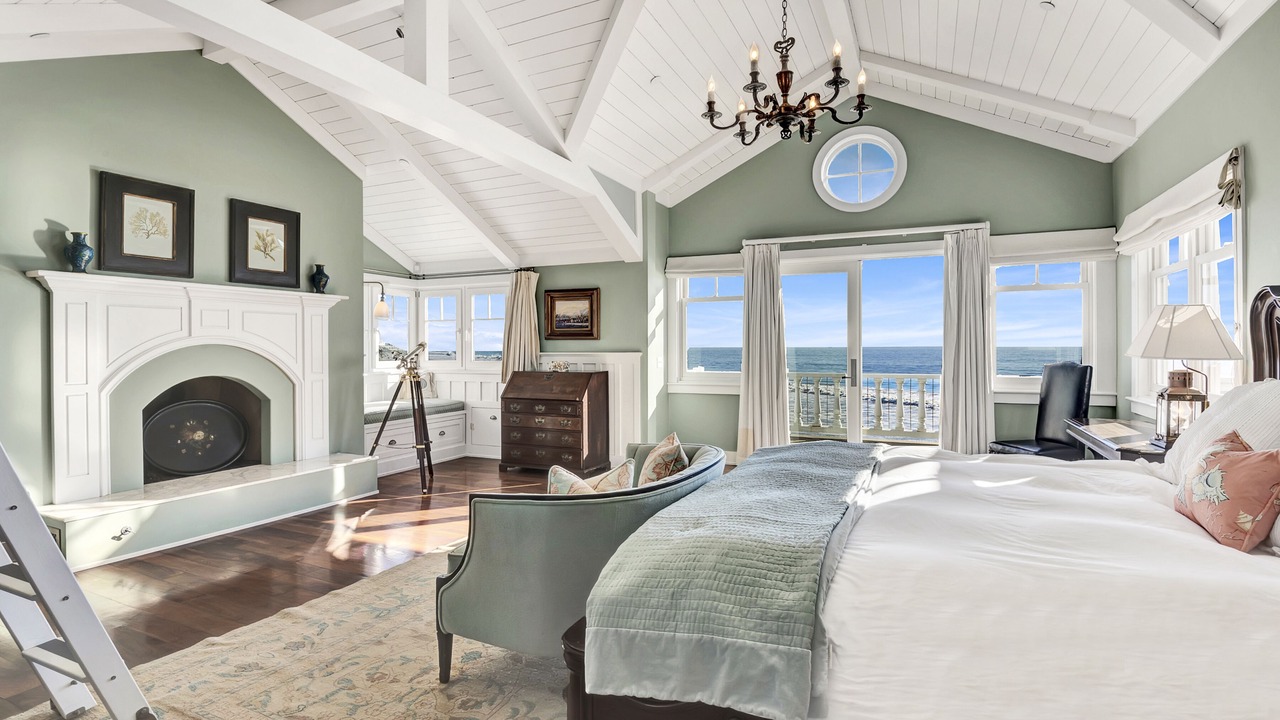 Photo of Bedroom in Toro Canyon
