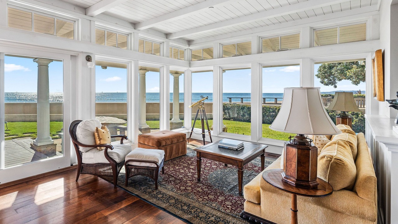 Photo of Livingroom in Toro Canyon