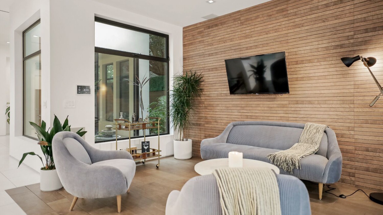 Photo of Livingroom in Melrose