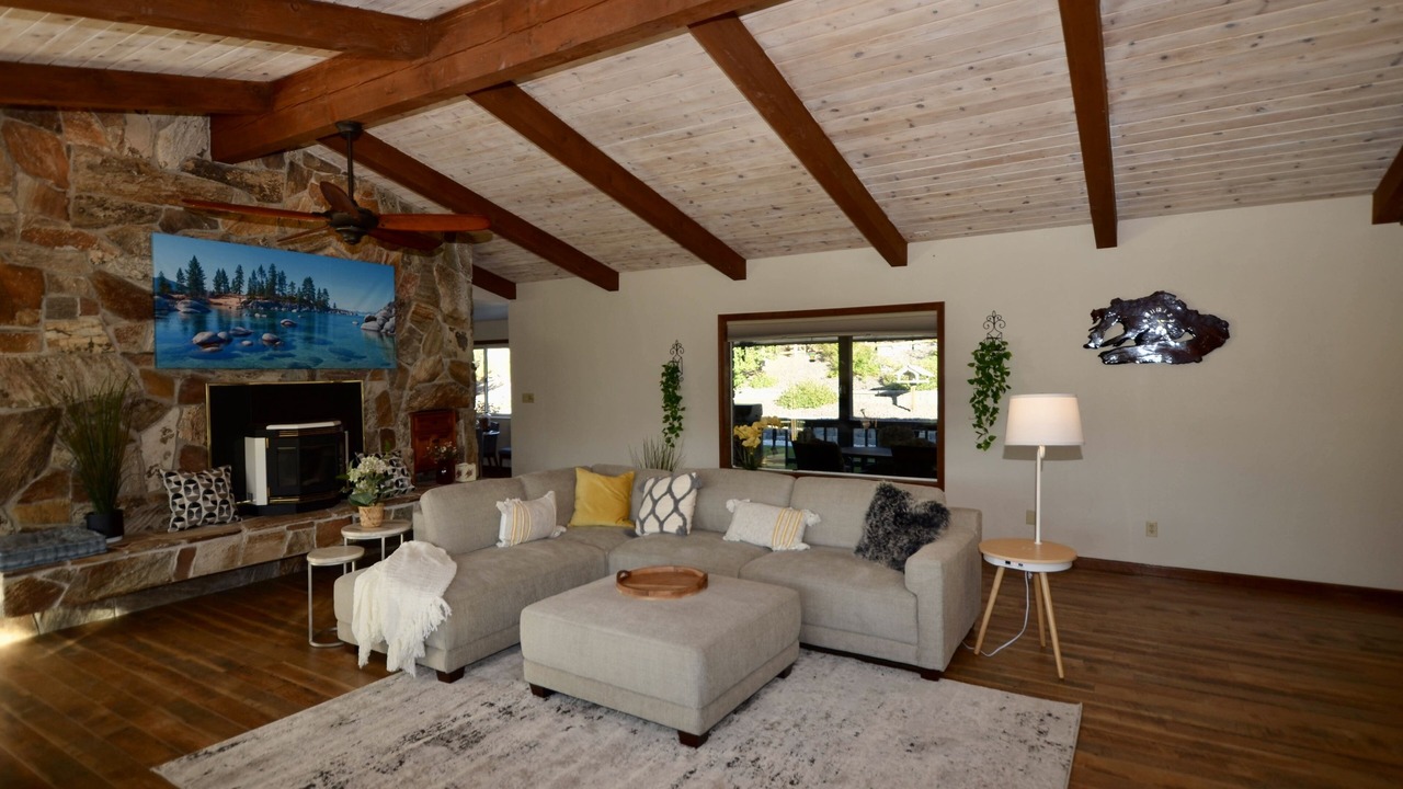 Photo of Livingroom in Carson City