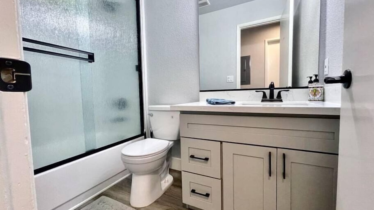 Photo of Bathroom in Apple Hill