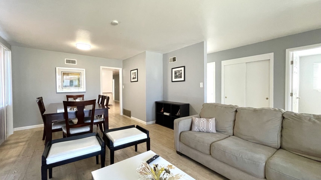 Photo of Livingroom in Northside
