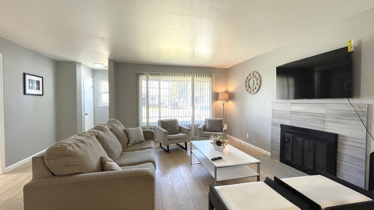 Photo of Livingroom in Northside