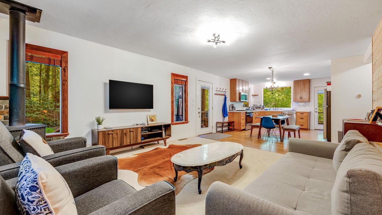 Photo of Livingroom in Cazadero
