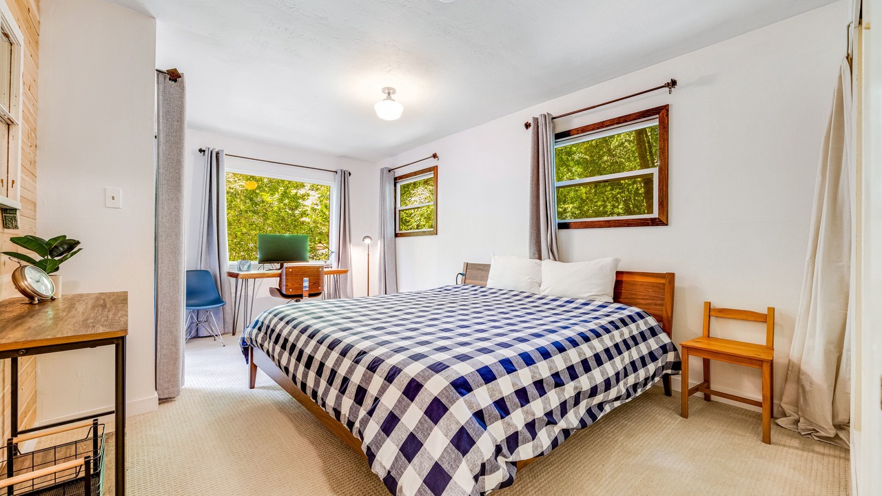 Photo of Bedroom in Cazadero