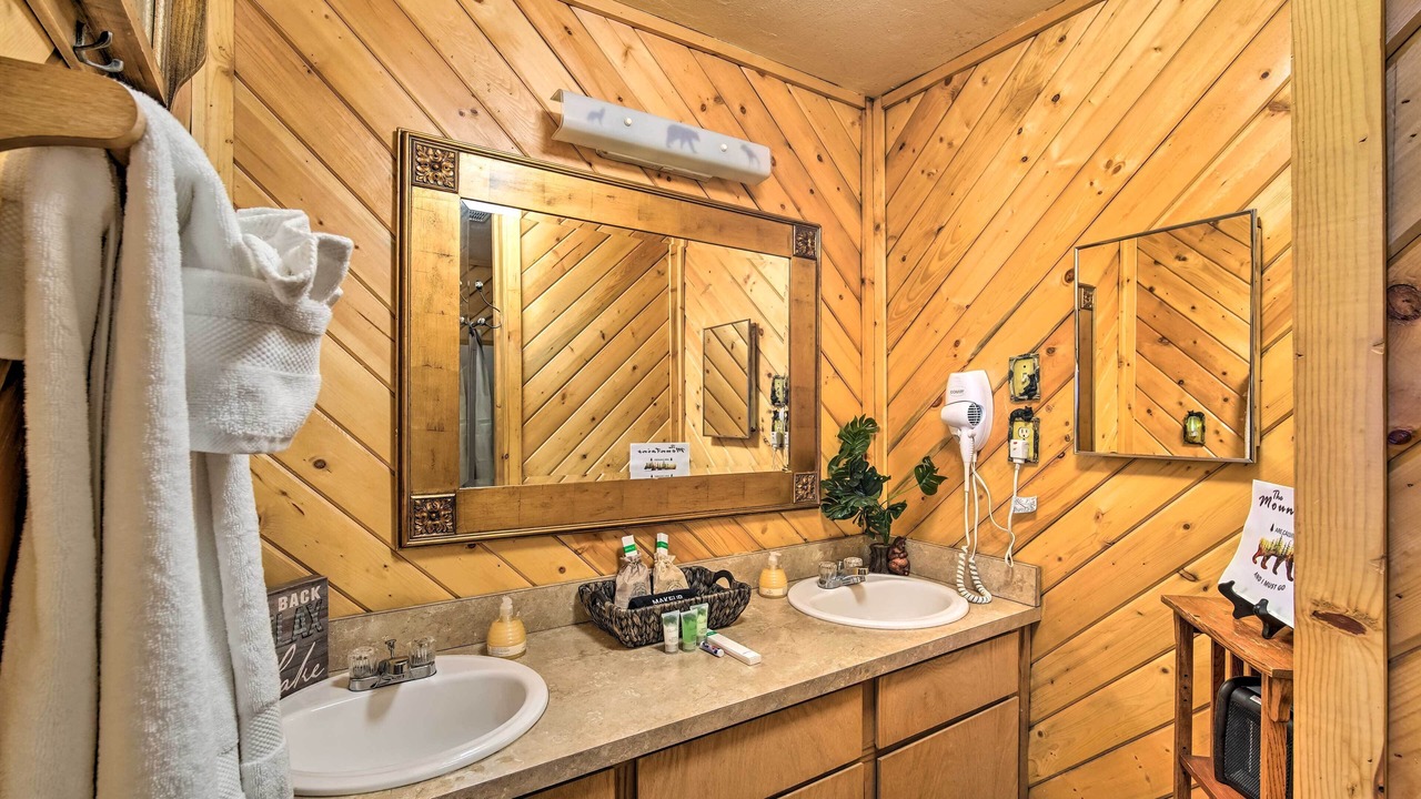 Photo of Bathroom in Big Bear Lake