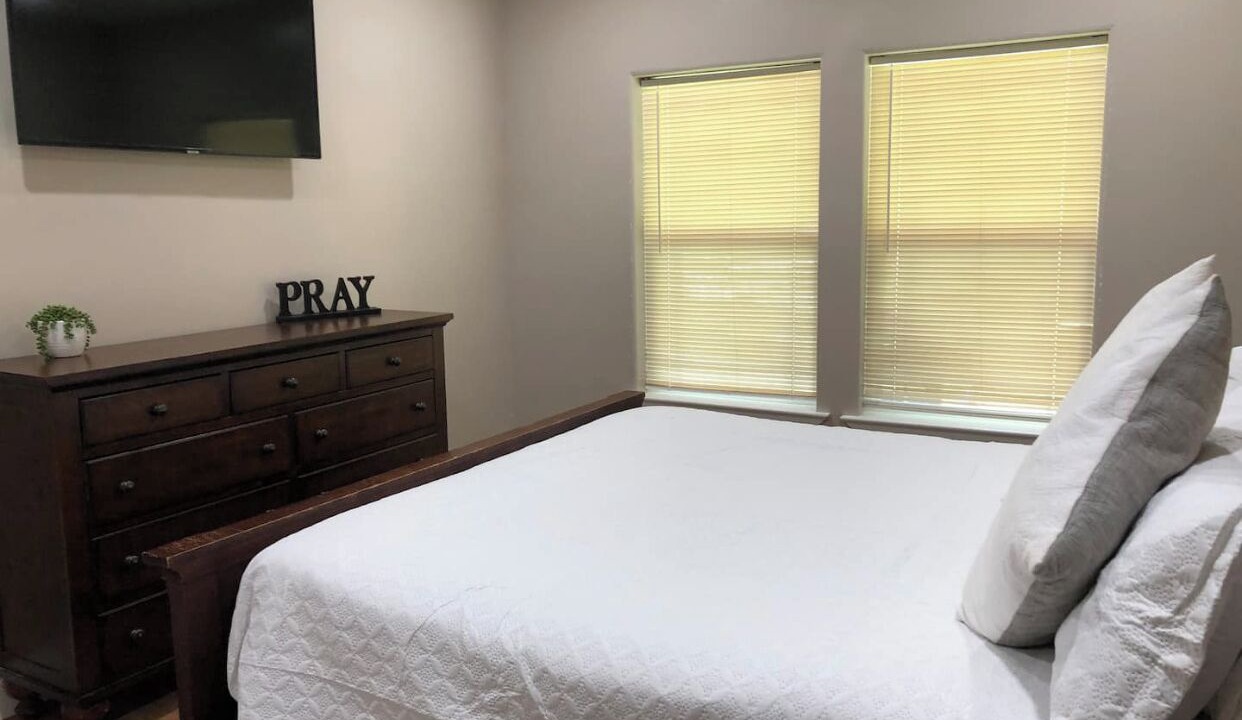 Photo of Bedroom in Springville