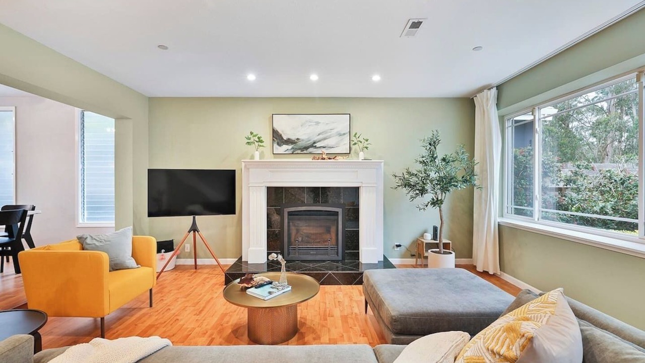 Photo of Bedroom in Linda Mar