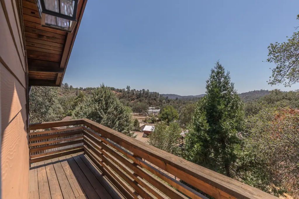 Photo of Patio Balcony in Mariposa