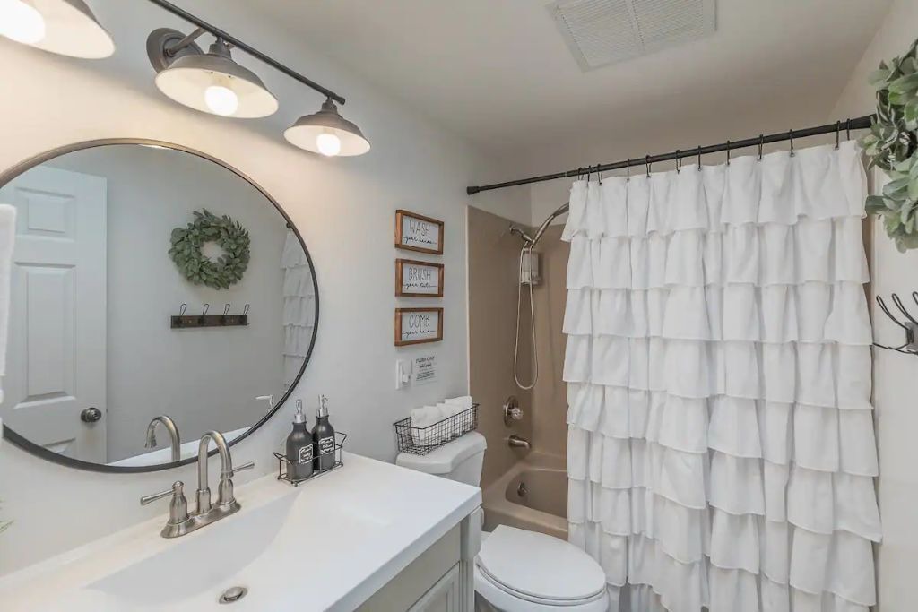 Photo of Bathroom in Mariposa