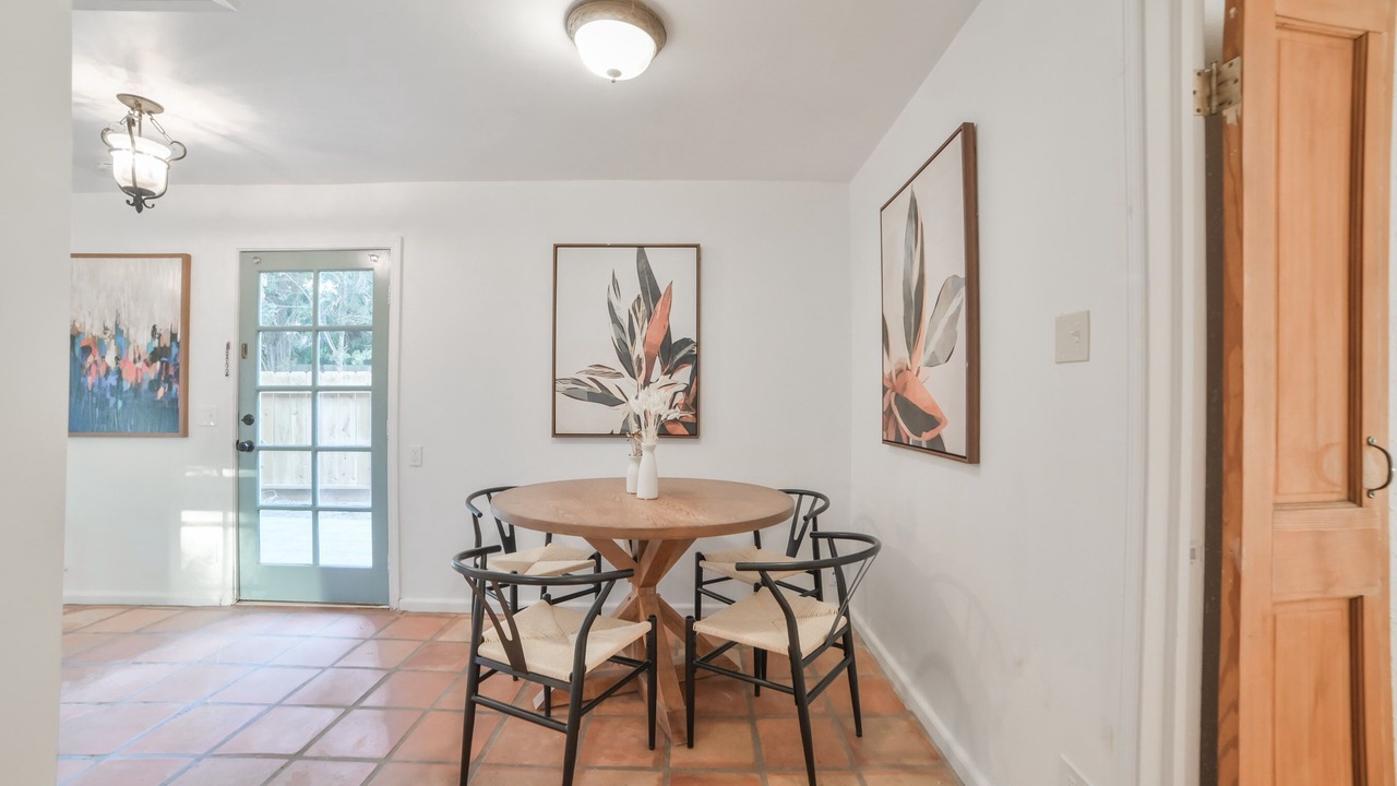 Photo of Livingroom in Raisin