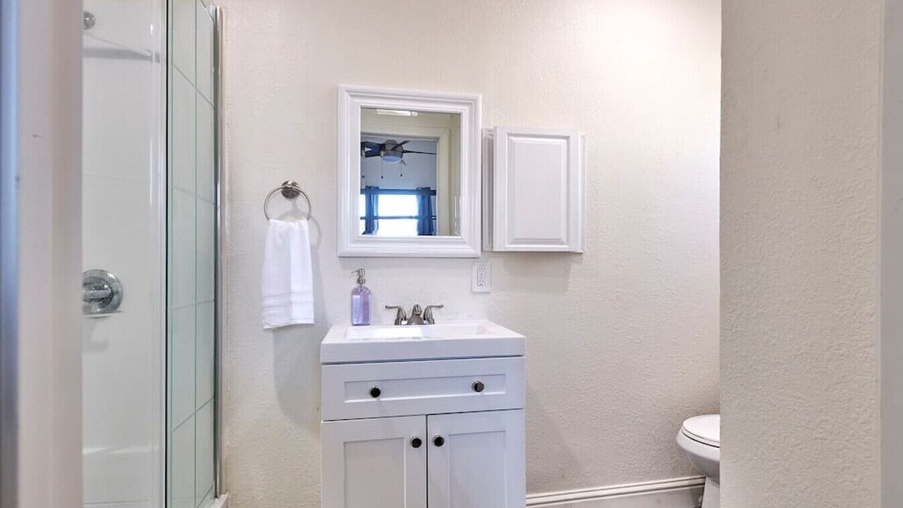 Photo of Bathroom in Raisin