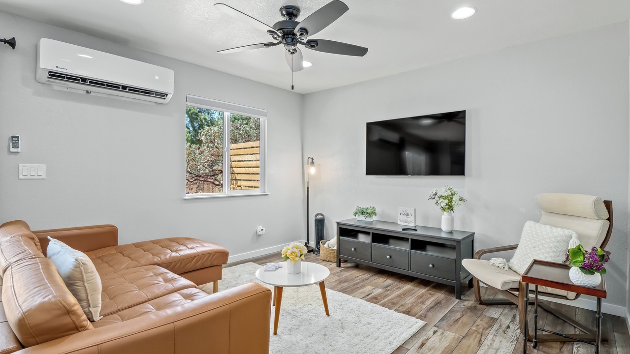 Photo of Livingroom in Oakhurst