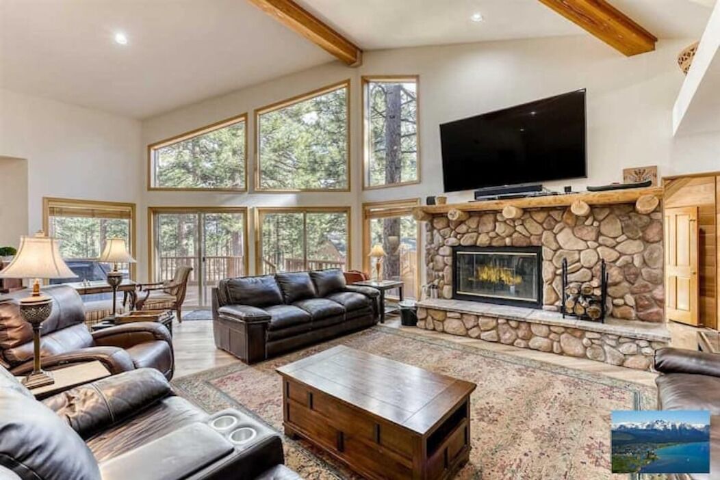 Photo of Livingroom in Galena Forest Estates