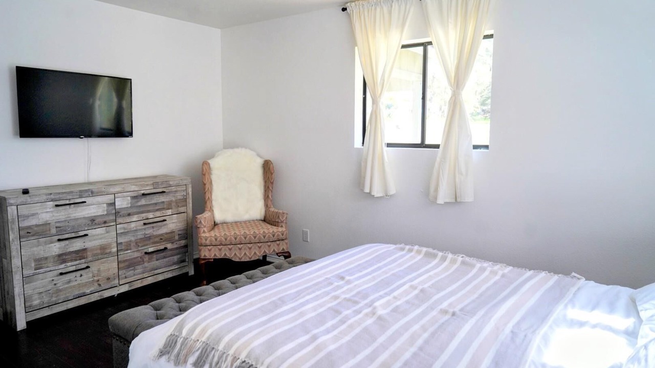 Photo of Bedroom in Yosemite Lakes