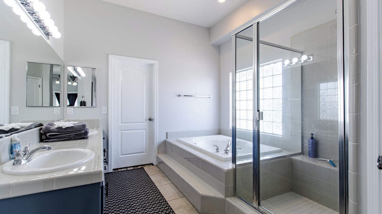 Photo of Bathroom in Rosedale
