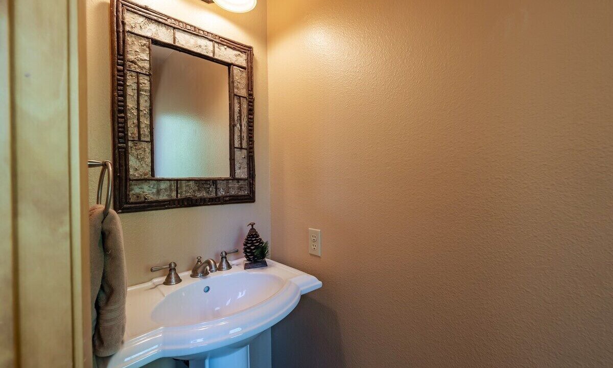 Photo of Bedroom in Shaver Lake