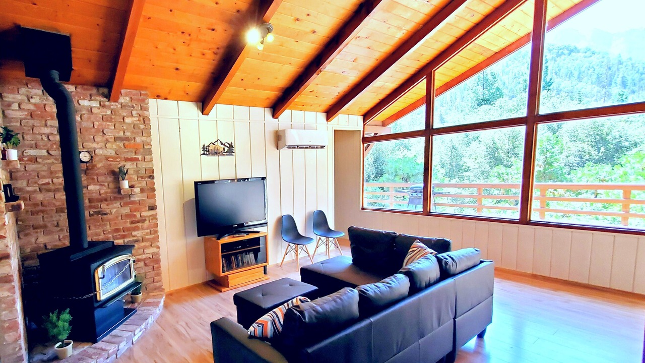 Photo of Livingroom in Camp Nelson