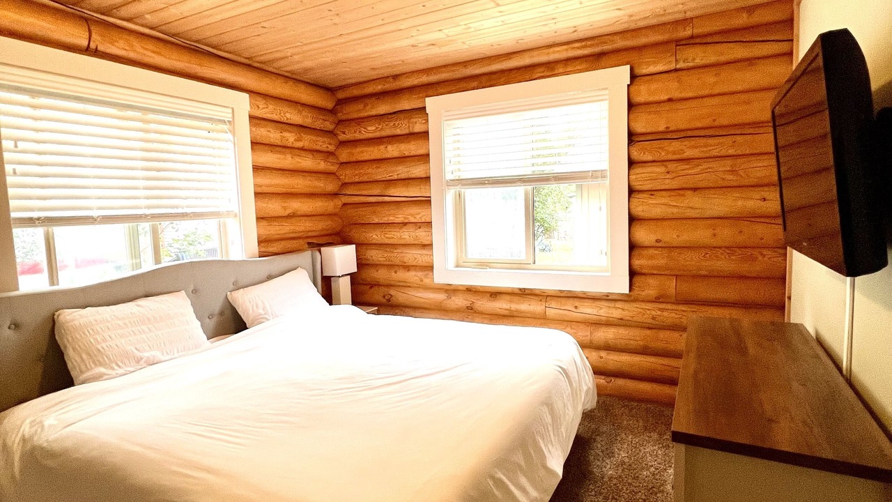 Photo of Bedroom in June Lake