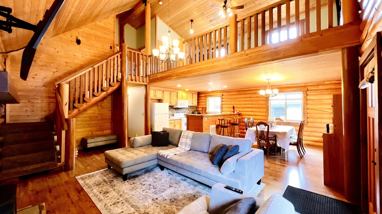 Photo of Livingroom in June Lake