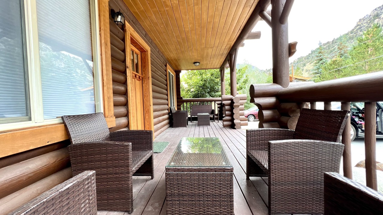 Photo of Patio Balcony in June Lake