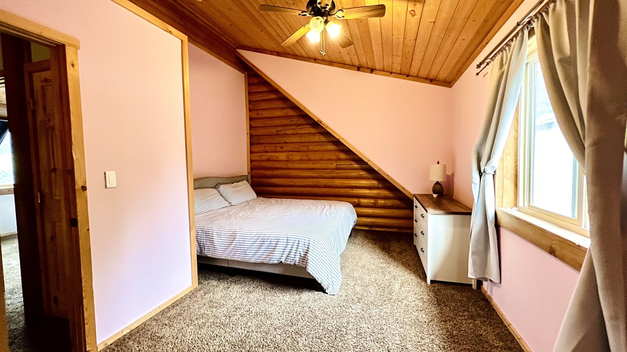 Photo of Bedroom in June Lake