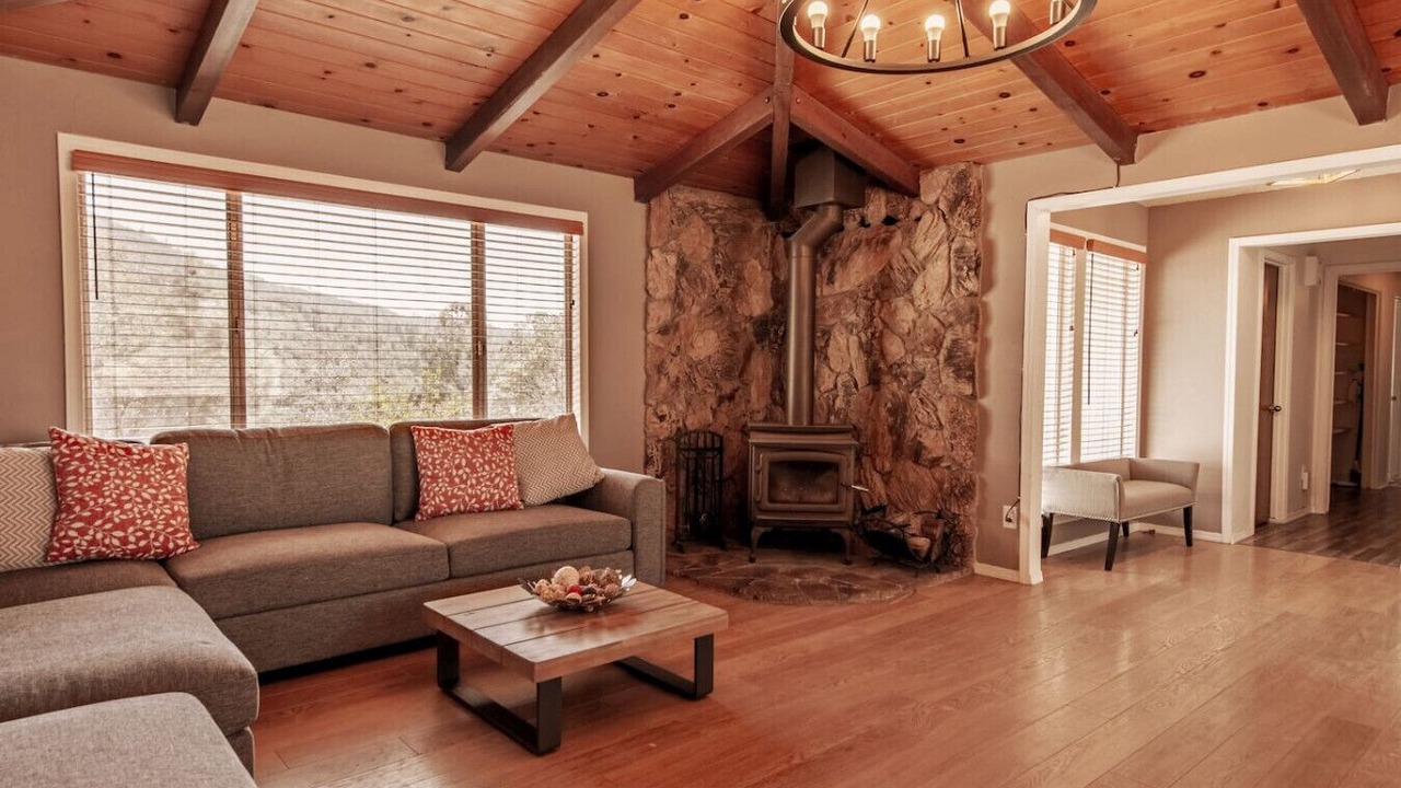 Photo of Livingroom in Oakhurst