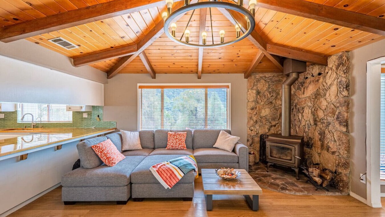 Photo of Livingroom in Oakhurst