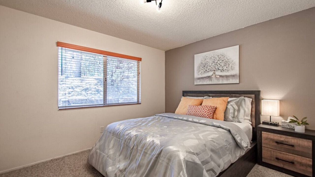 Photo of Bedroom in Oakhurst