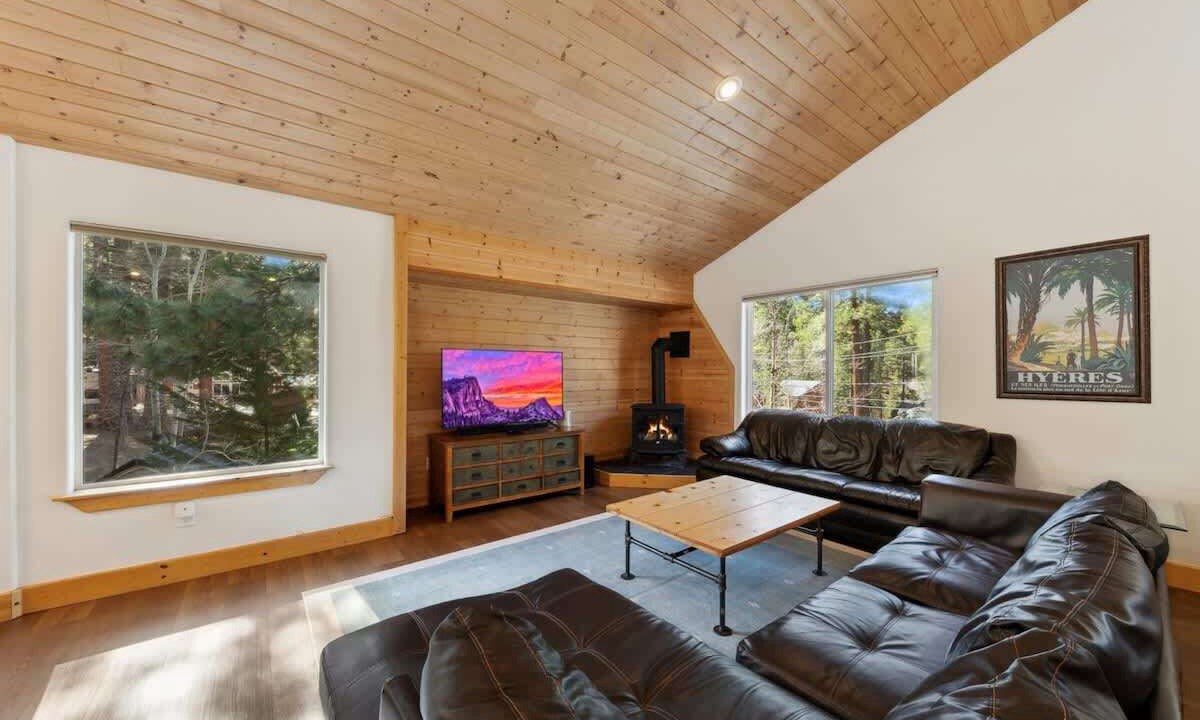 Photo of Livingroom in Montgomery Estates