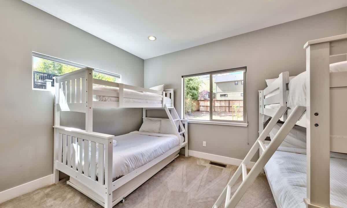 Photo of Bedroom in Mountain View Estates