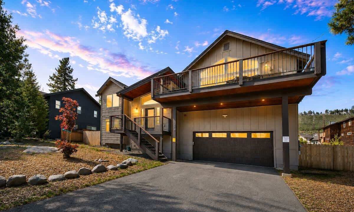 Photo of Outdoor in Mountain View Estates