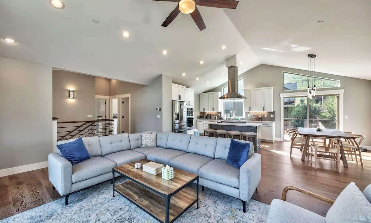 Photo of Livingroom in Mountain View Estates