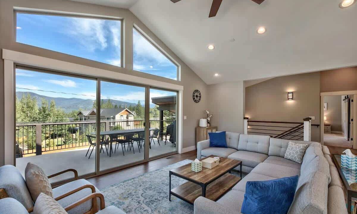 Photo of Livingroom in Mountain View Estates