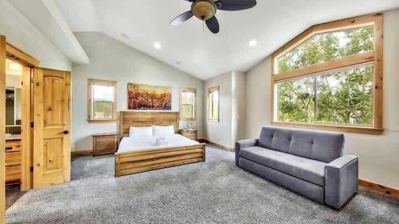 Photo of Bedroom in Mountain View Estates