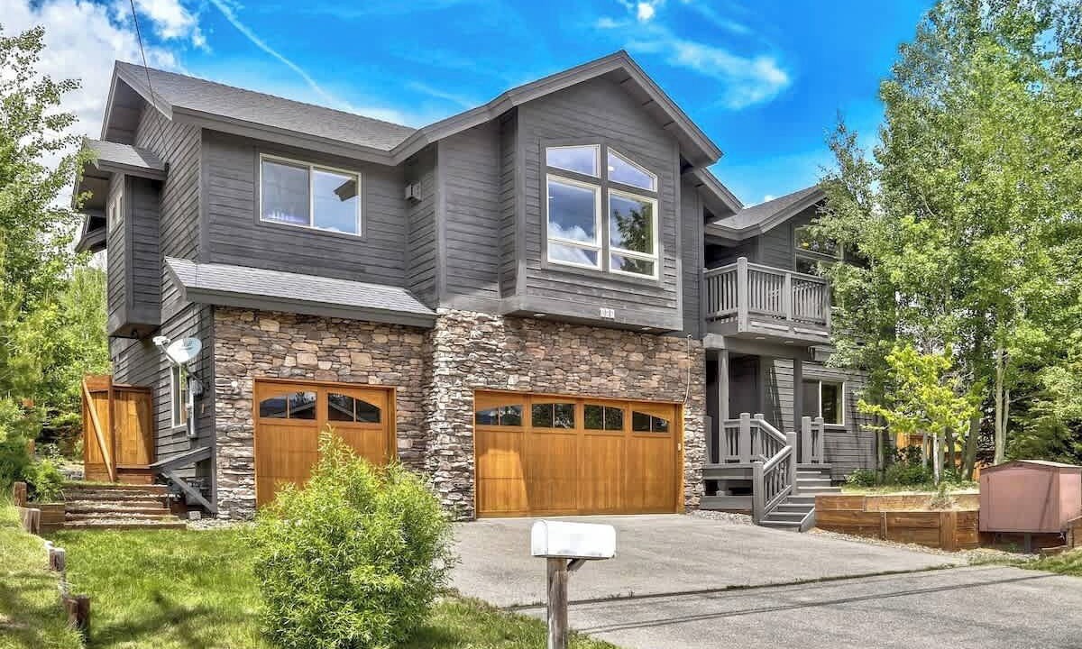 Photo of Outdoor in Mountain View Estates