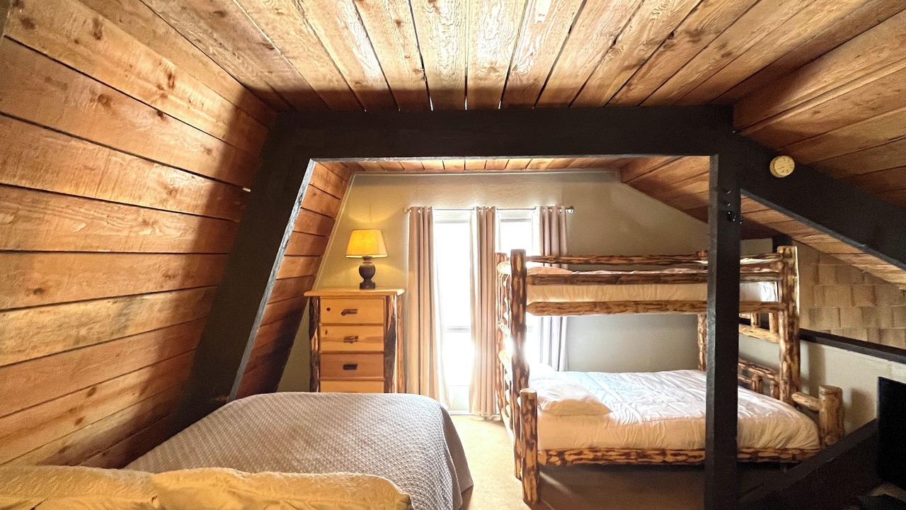 Photo of Bedroom in Majestic Pines