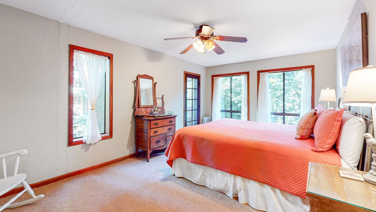 Photo of Bedroom in Cazadero