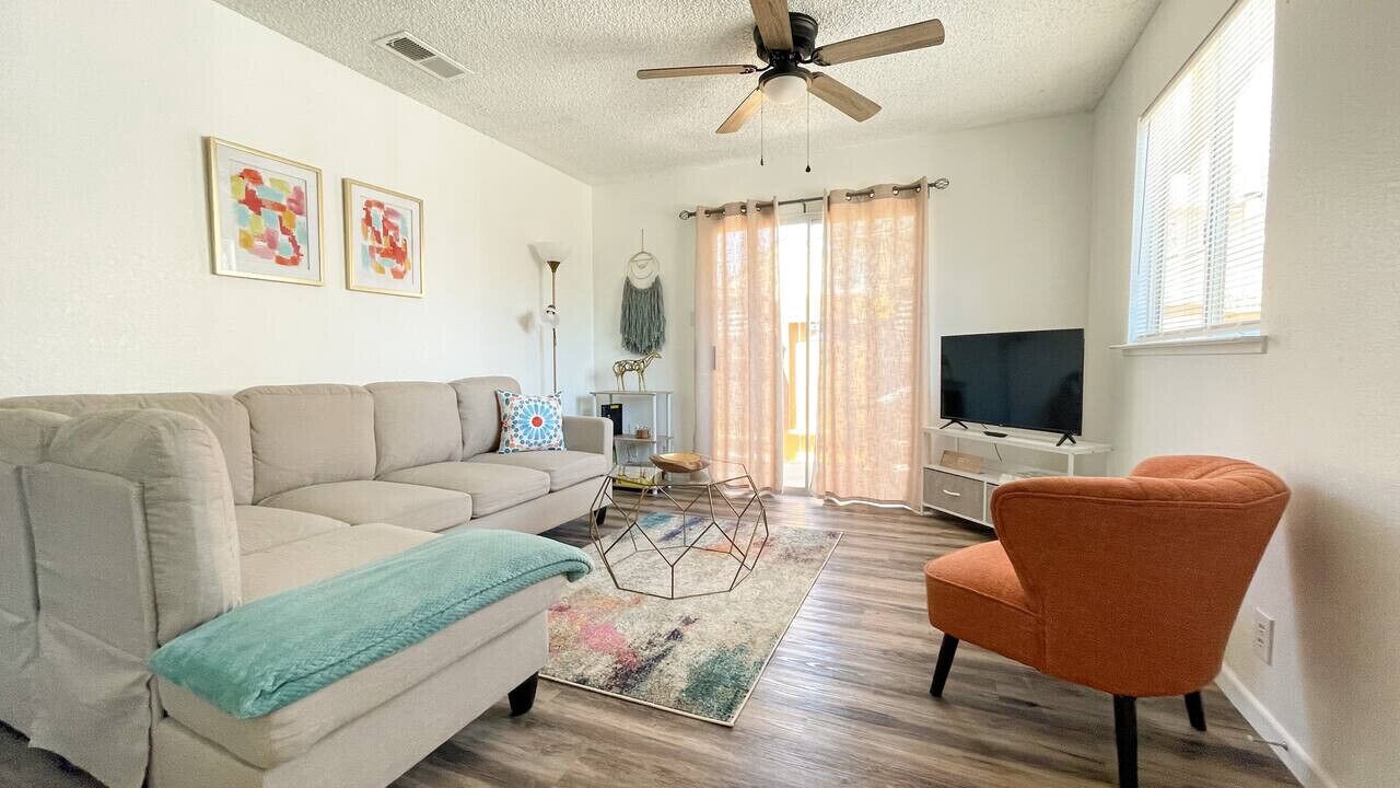 Photo of Livingroom in Coalinga