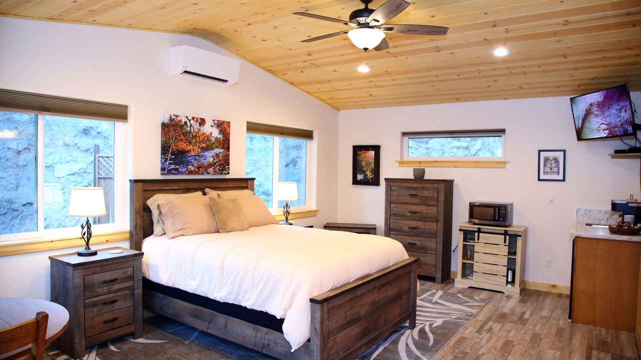 Photo of Bedroom in Three Rivers