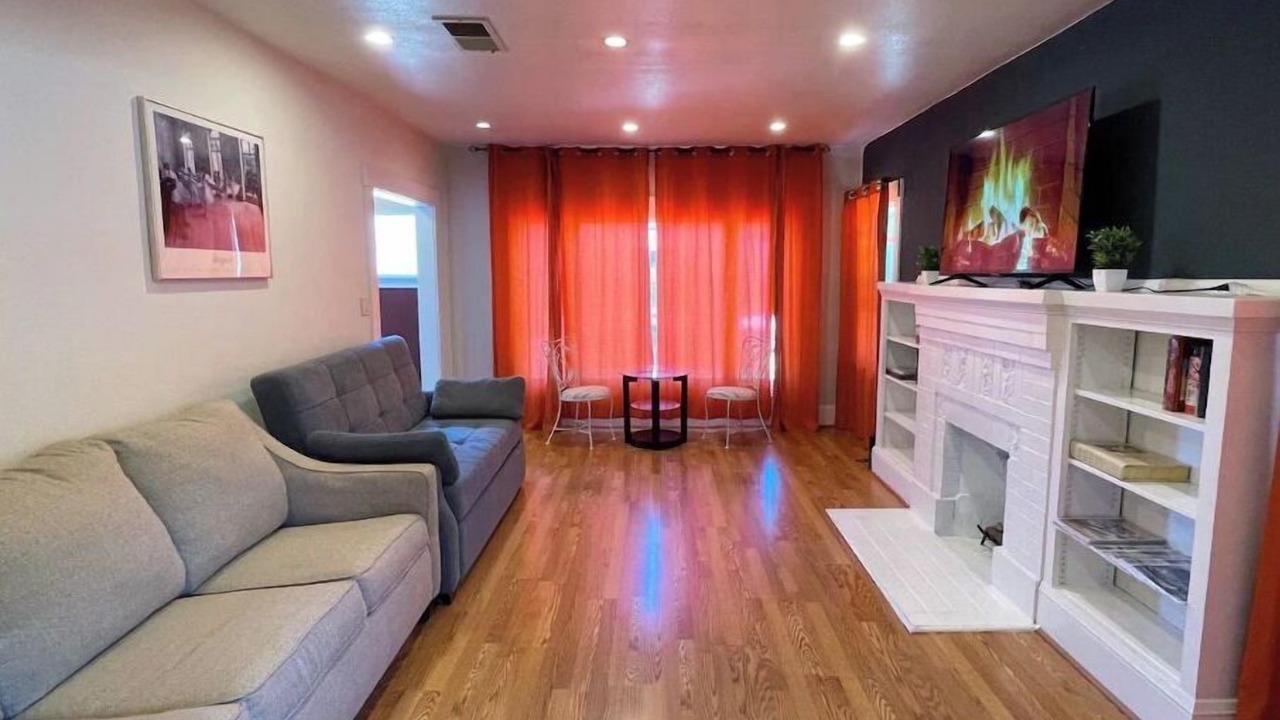 Photo of Livingroom in Estudillo Estates - Glen